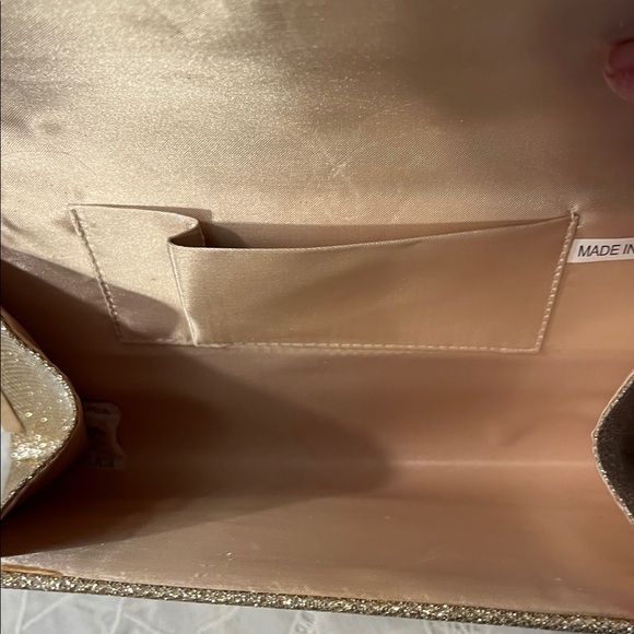 Elegant Gold Tone Clutch Bag - Picture 6 of 8